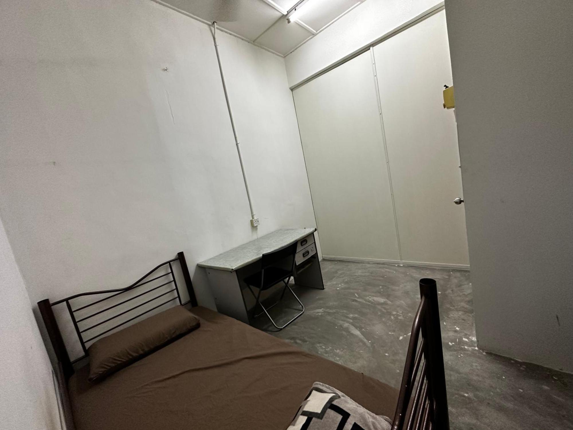 Jiaxin Dormitory - Puteri Wangsa 家馨旅舍 Ulu Tiram Exterior foto