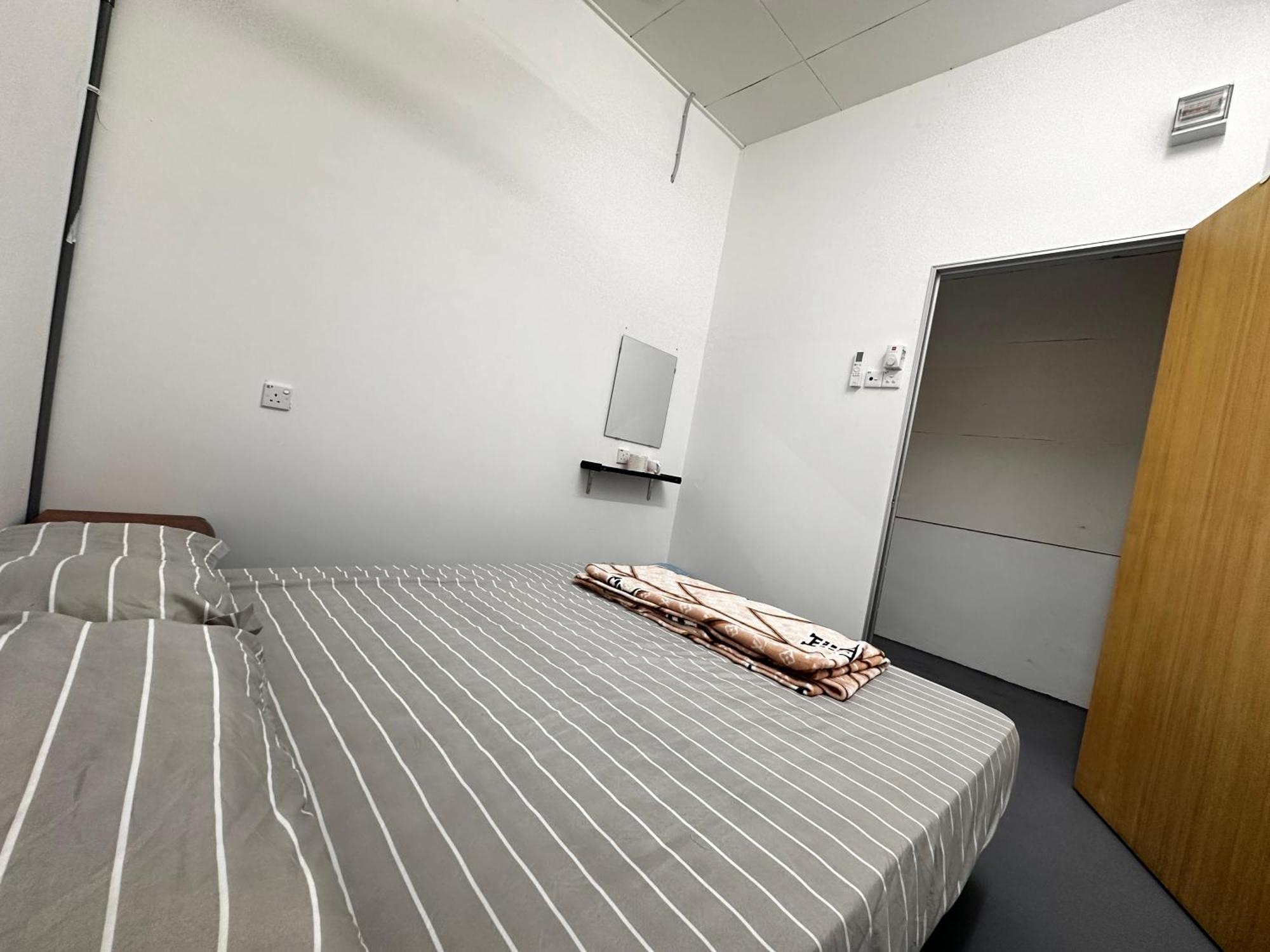 Jiaxin Dormitory - Puteri Wangsa 家馨旅舍 Ulu Tiram Exterior foto