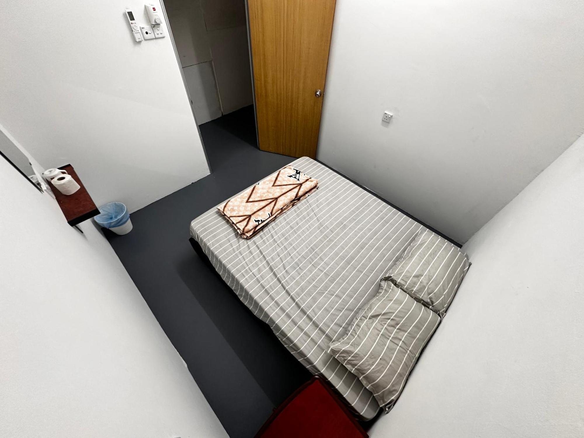 Jiaxin Dormitory - Puteri Wangsa 家馨旅舍 Ulu Tiram Exterior foto