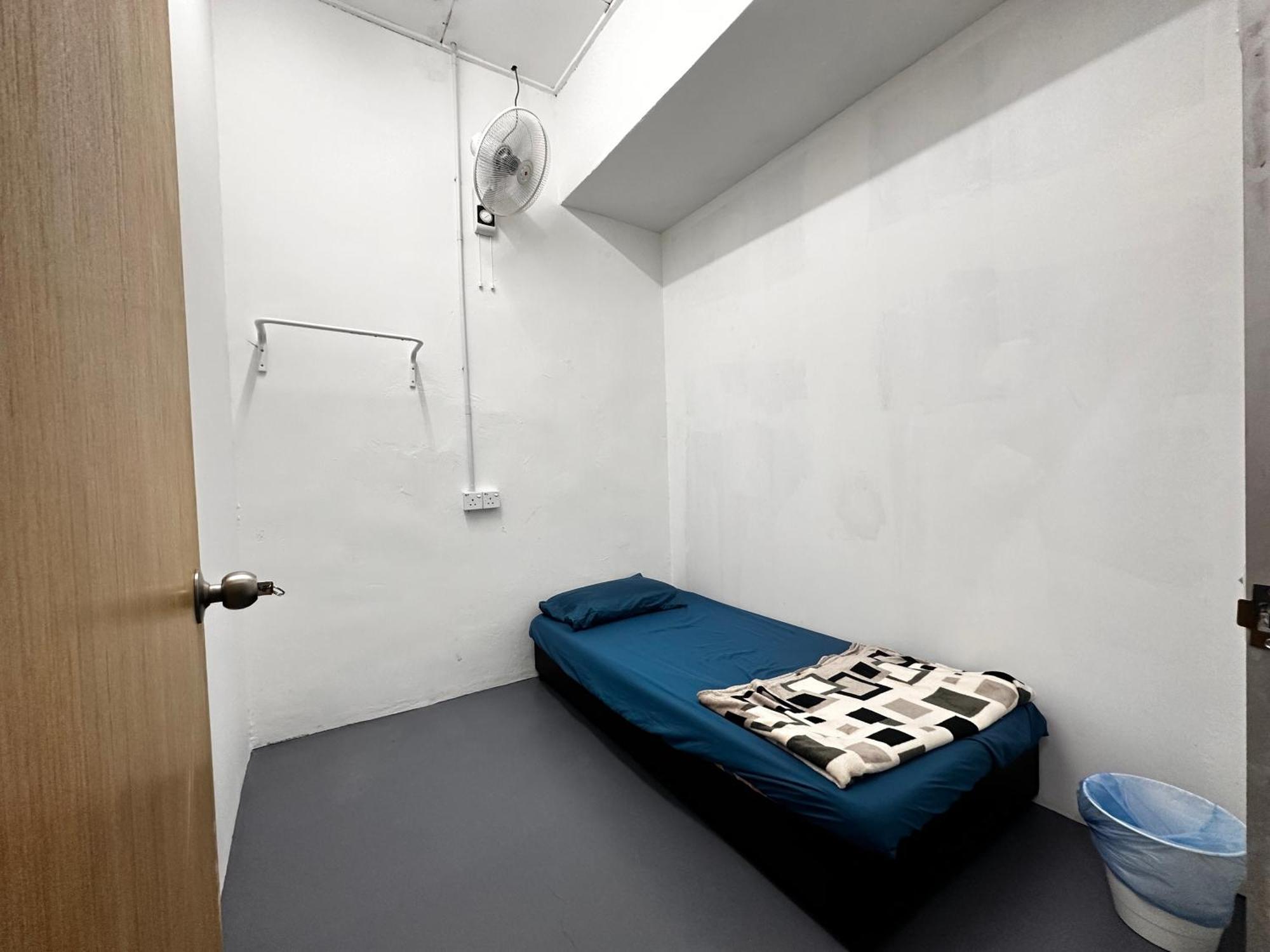 Jiaxin Dormitory - Puteri Wangsa 家馨旅舍 Ulu Tiram Exterior foto
