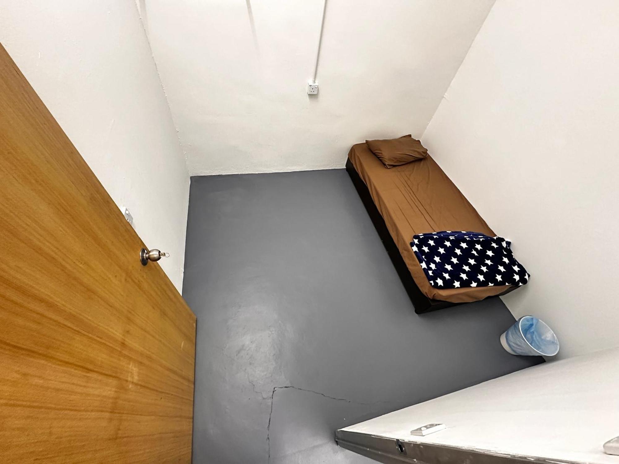 Jiaxin Dormitory - Puteri Wangsa 家馨旅舍 Ulu Tiram Exterior foto