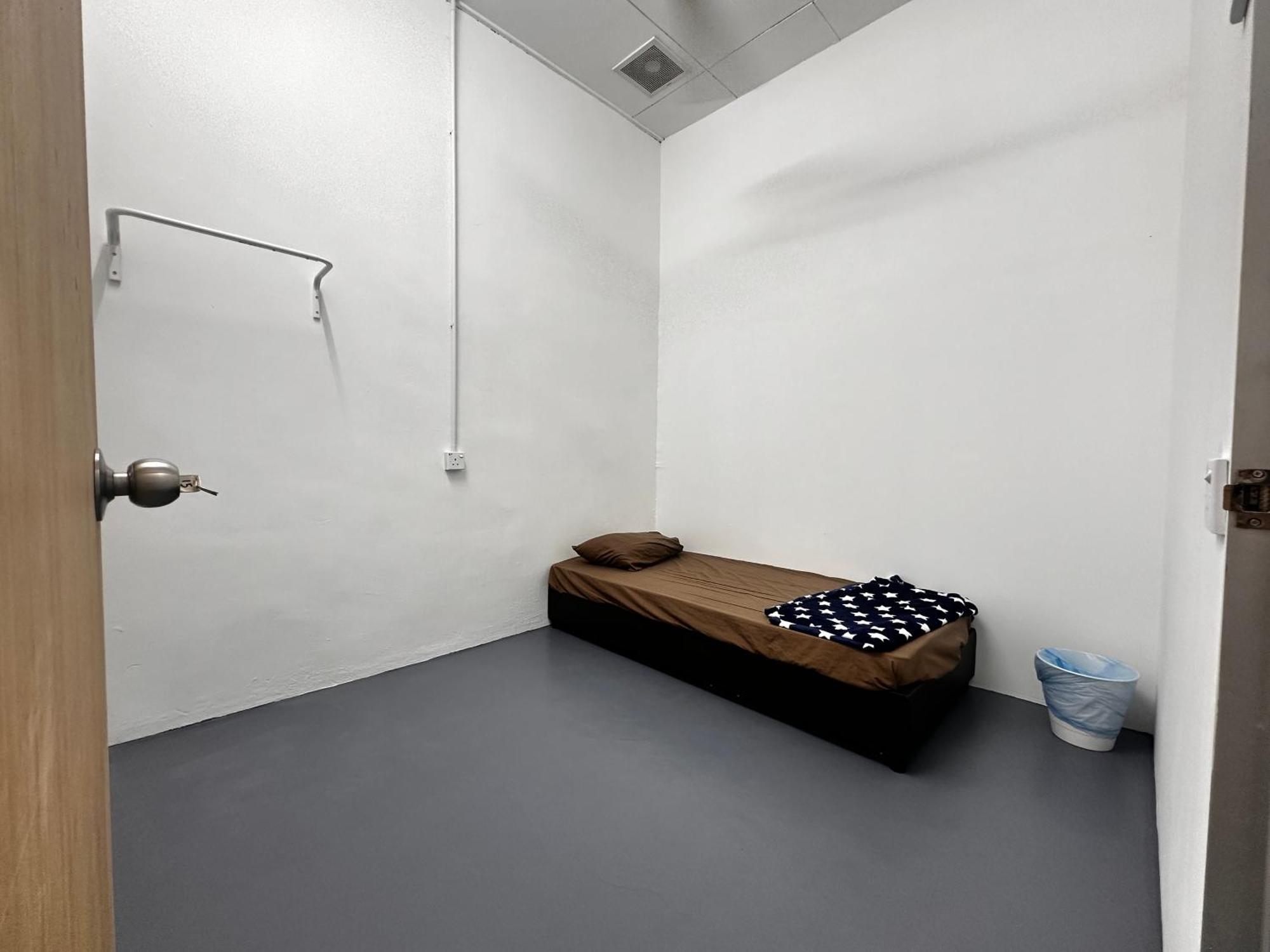 Jiaxin Dormitory - Puteri Wangsa 家馨旅舍 Ulu Tiram Exterior foto